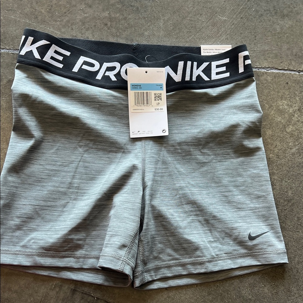 NWT SIZE MEDIUM Nike Women's Gray Pro Shorts